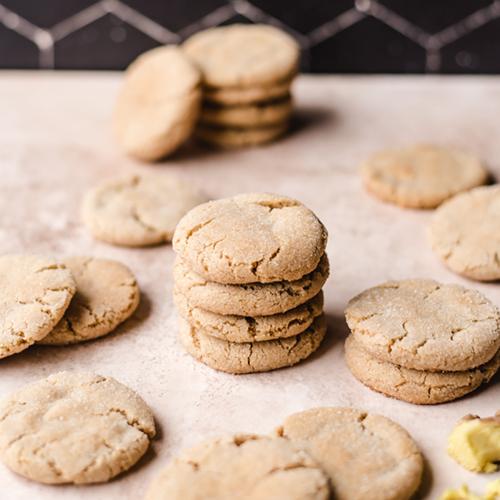 Gingersnap Cookie Sandwiches